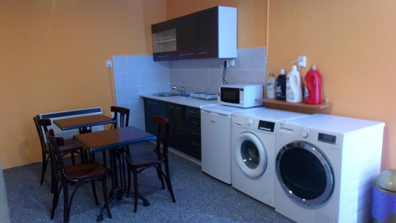 Dobroucky 2* Praga